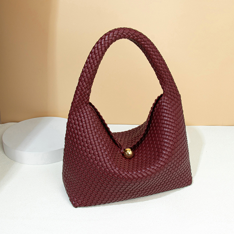 Gilded Ball Pure Handwoven Large Capacity Fashion Versatile High-end Shoulder Underarm Dumpling Bucket Bag