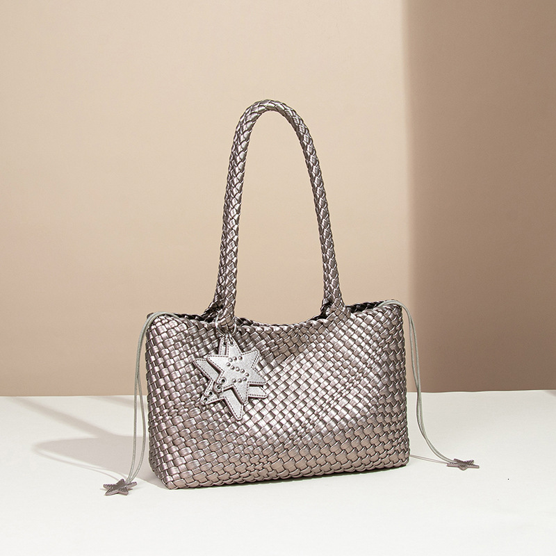 New Style Five-Pointed Star Pendant Niche Design Large Capacity Tote Shoulder Fashion Versatile Woven Bag