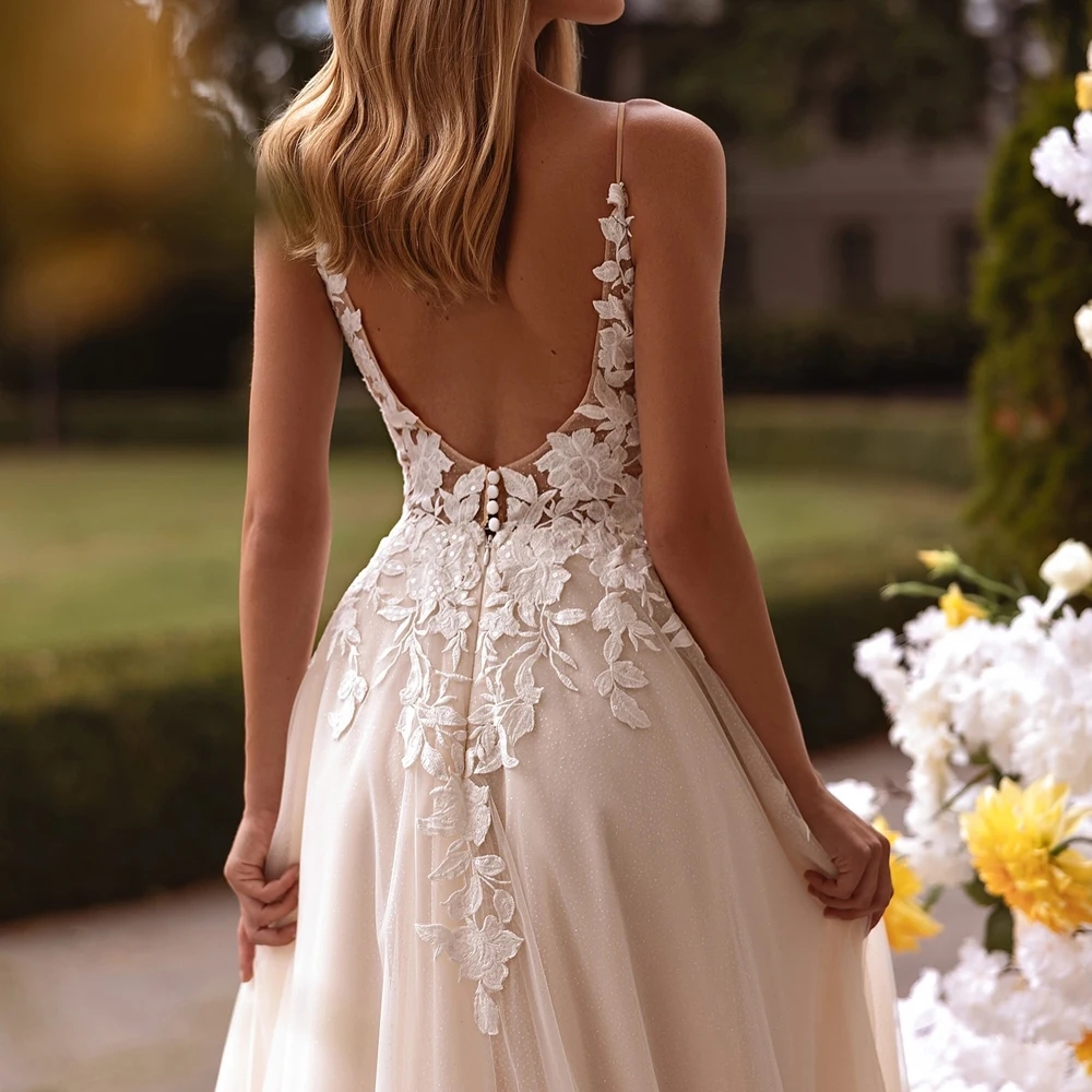 Classic A-line Wedding Dress 2026 Deep V Neck Spaghetti Straps Lace Appliques Tulle Bride Party Gown Bridal Gowns Vestidos De Noiva