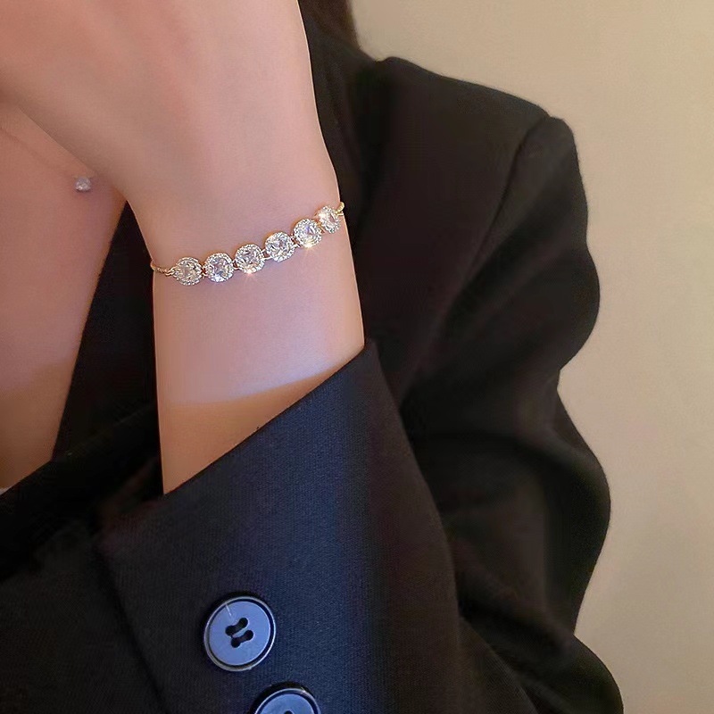 Gold - Toned Round Crystal - Inlaid Bracelet With Adjustable Chain Delicate Daily & Elegant Jewelry Gift For Her High - Quality And Sparkling Accessor