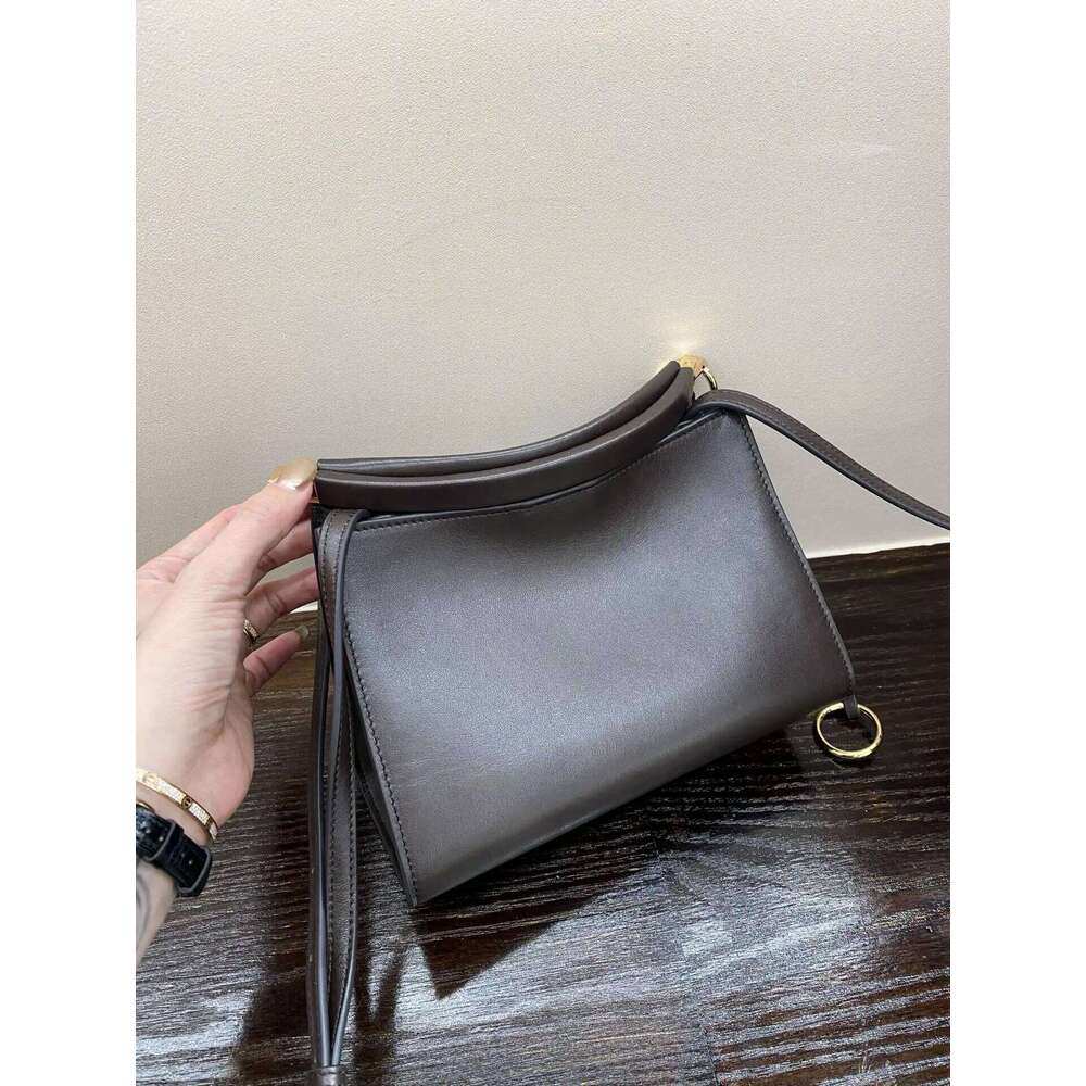 Designer Bags New High-Quality Vertical Version Women's Armpit Handbag, Crossbody Bag, Curved Bag Hot Selling