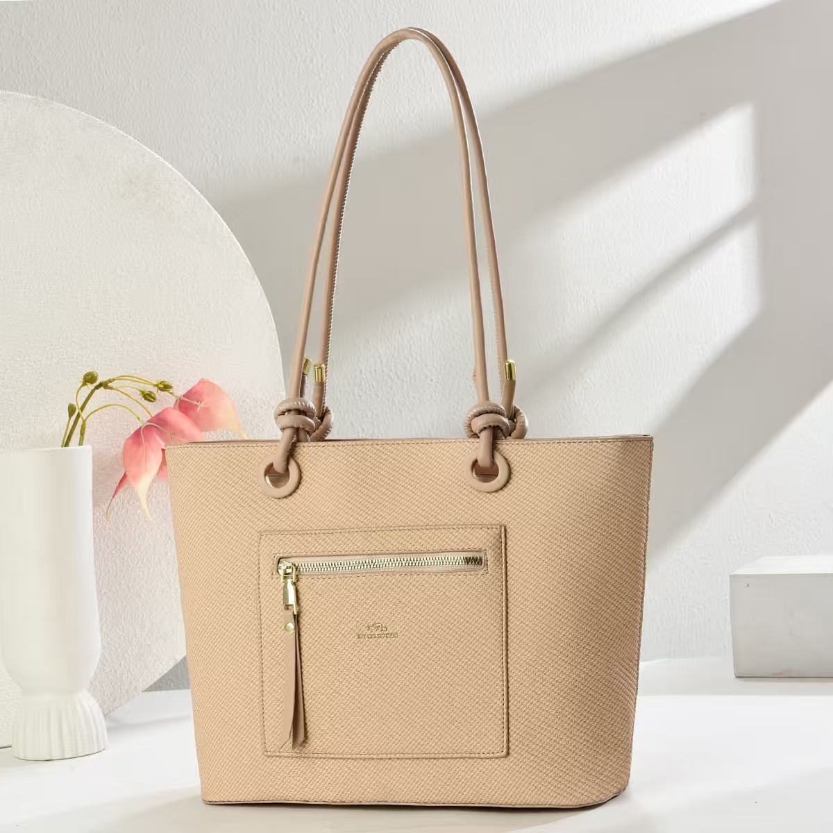 Sophisticated Designer Ladies' Totes with Adjustable Straps for Any Occasion