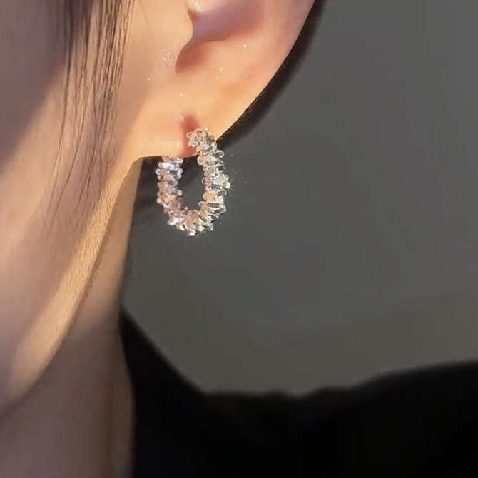 Fashion Niche Irregular Broken C-shaped Earrings for Women Simple Light Sier Needle Elegant Minimalist Style Personality Ear Jewelry