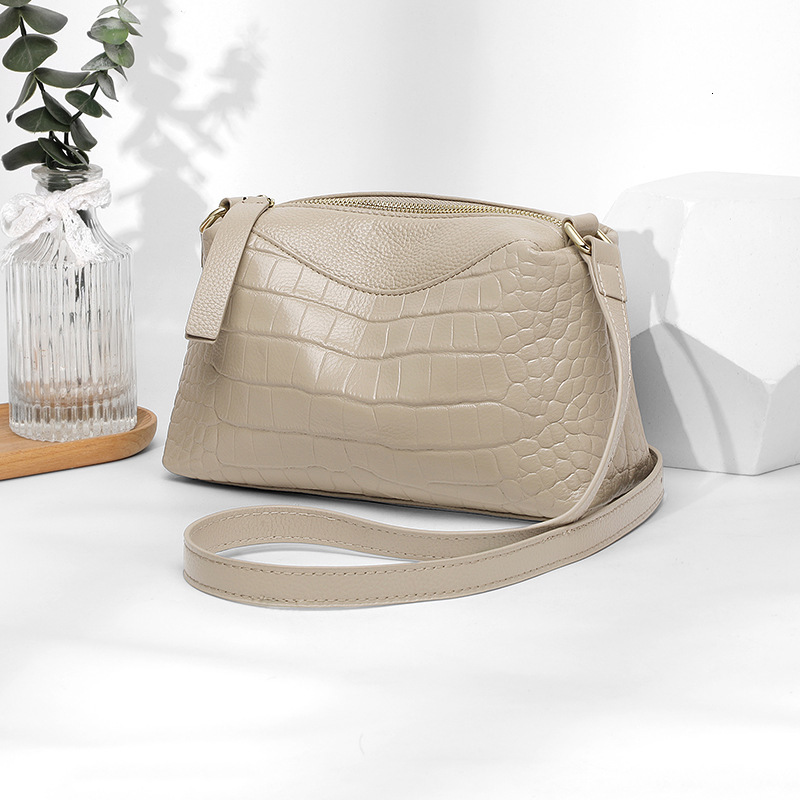 Designer cowhide shoulder bag 2025 new multifunctional women's shoulder bag large capacity crossbody bag