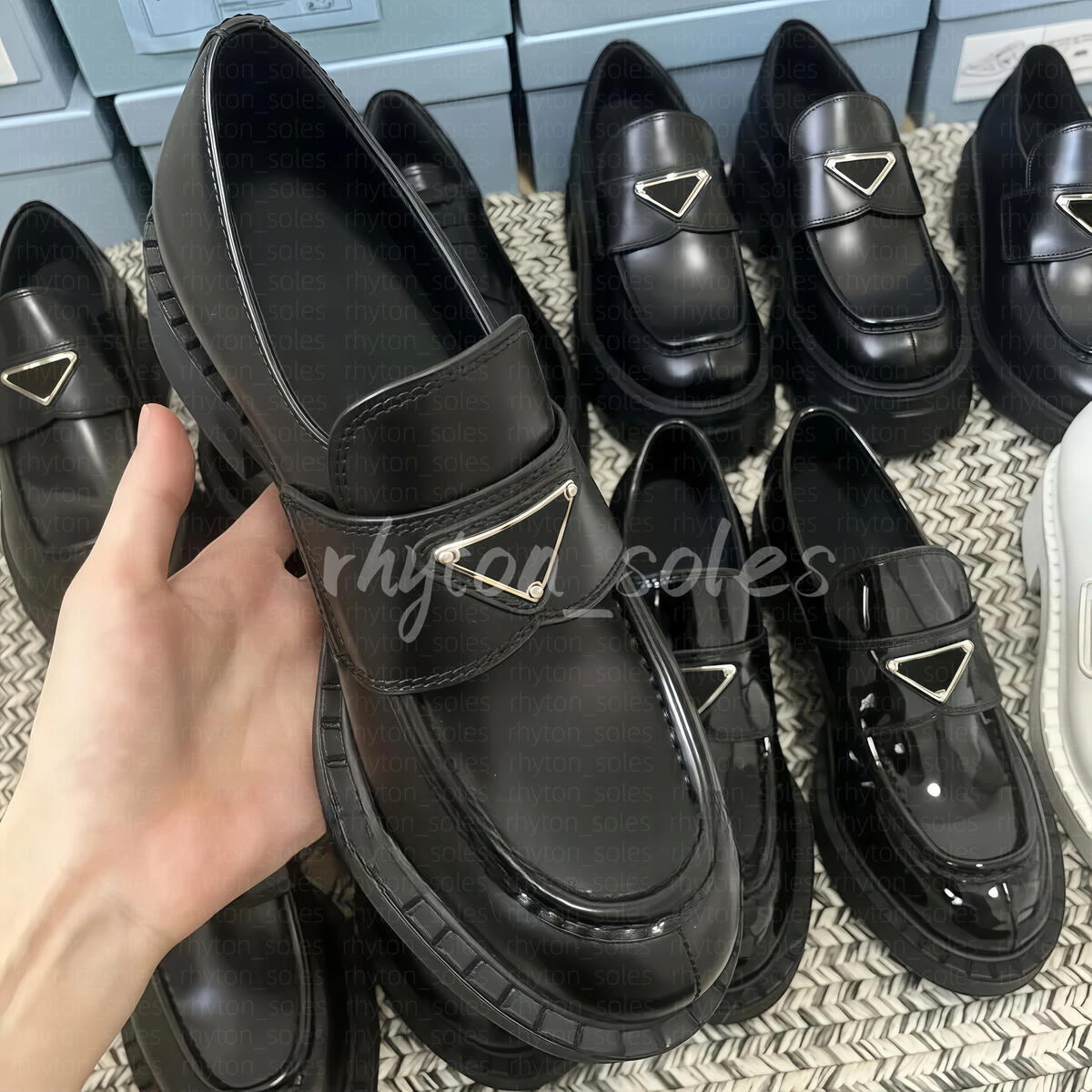 Designer Comfort Monolith Brushed Leather Women Loafers Casual Shoes Patent Oxford Chunky Sneakers Luxury Woman Classic Matte outdoor Trainers eur 35-42