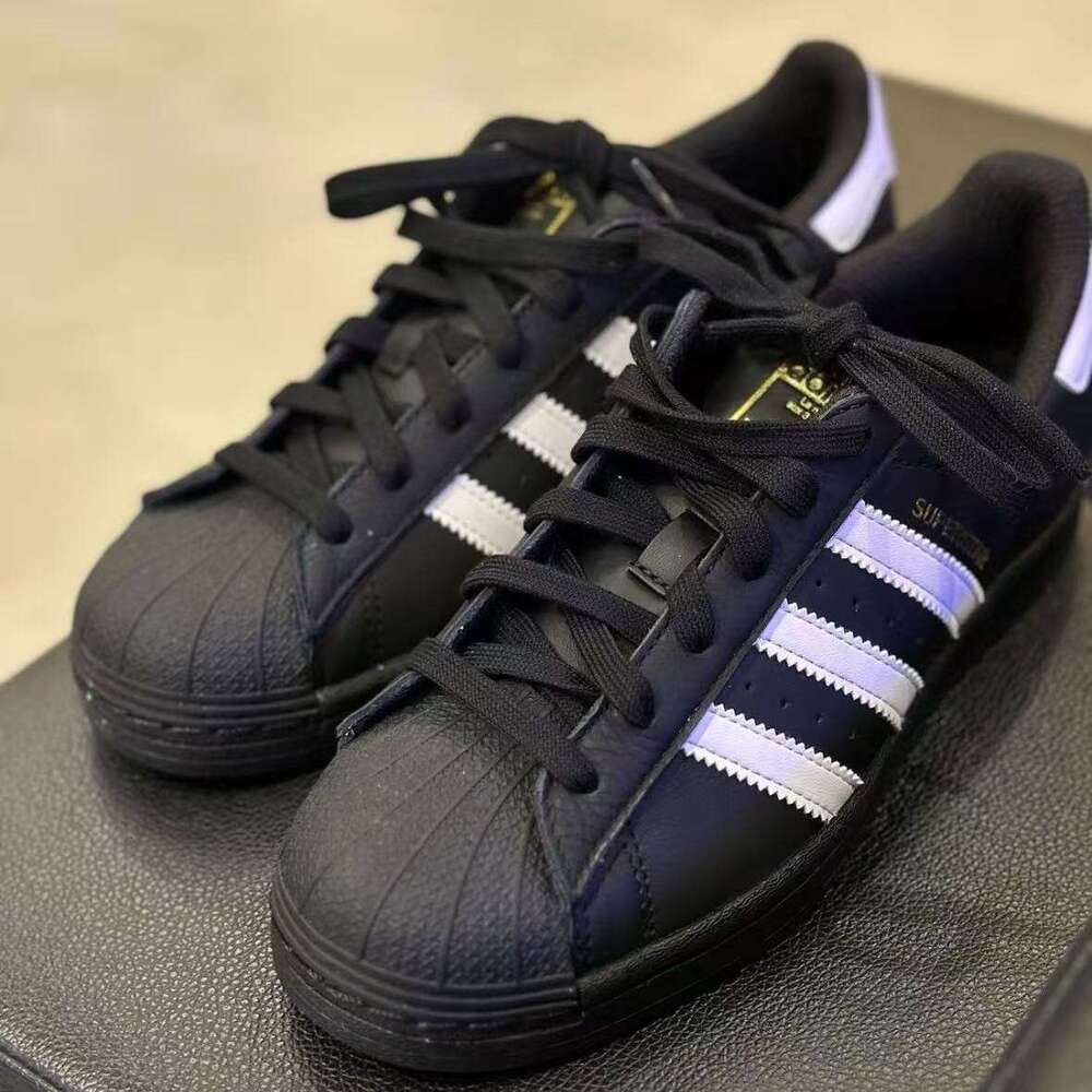 Classic Shell Toe Three Stripes Black White Gold Label Ins Versatile Couple Casual Unisex Sneakers Trade 4b