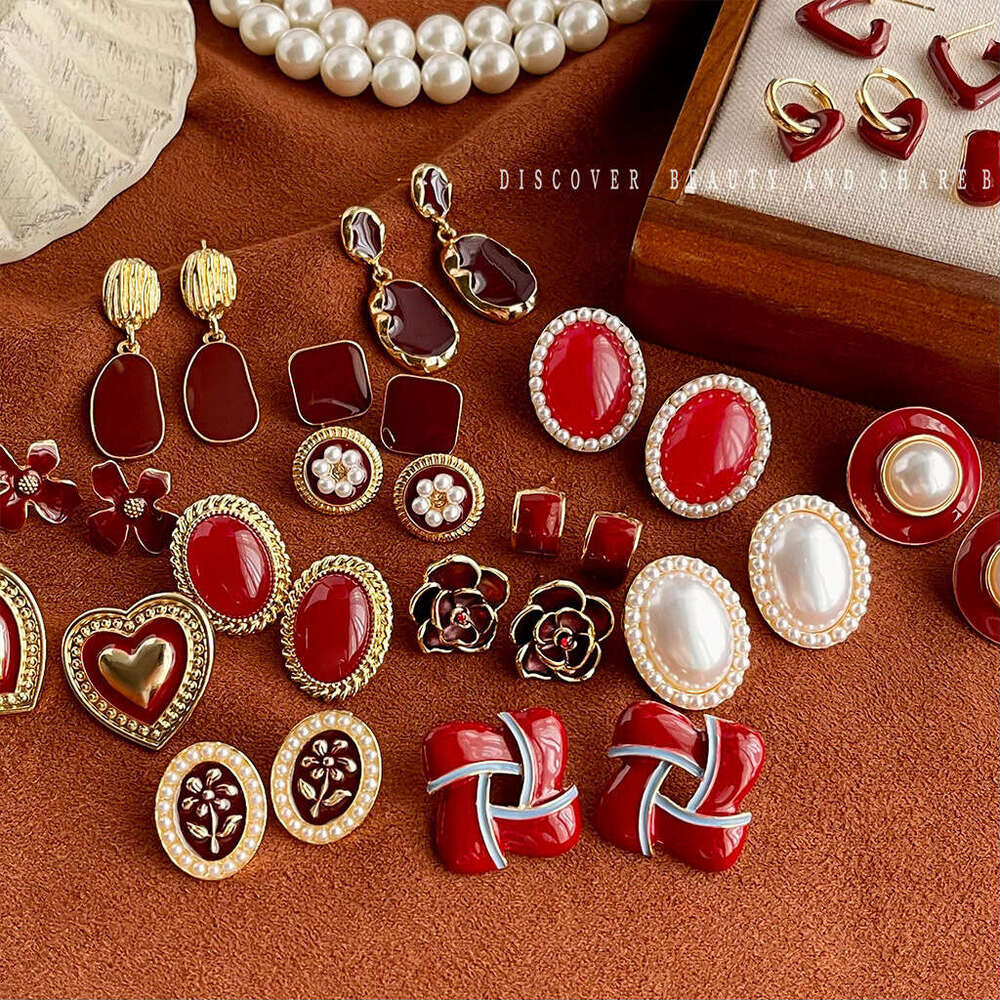 Bury Oil Drop Niche Light Pearl Studs for Women French Hepburn Style High-end Earrings