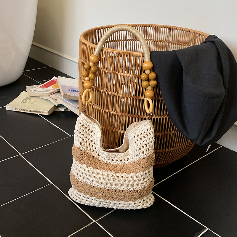 New elegant and casual women's large capacity shoulder bag, simple and fashionable shopping and commuting women's crossbody bag, student lig