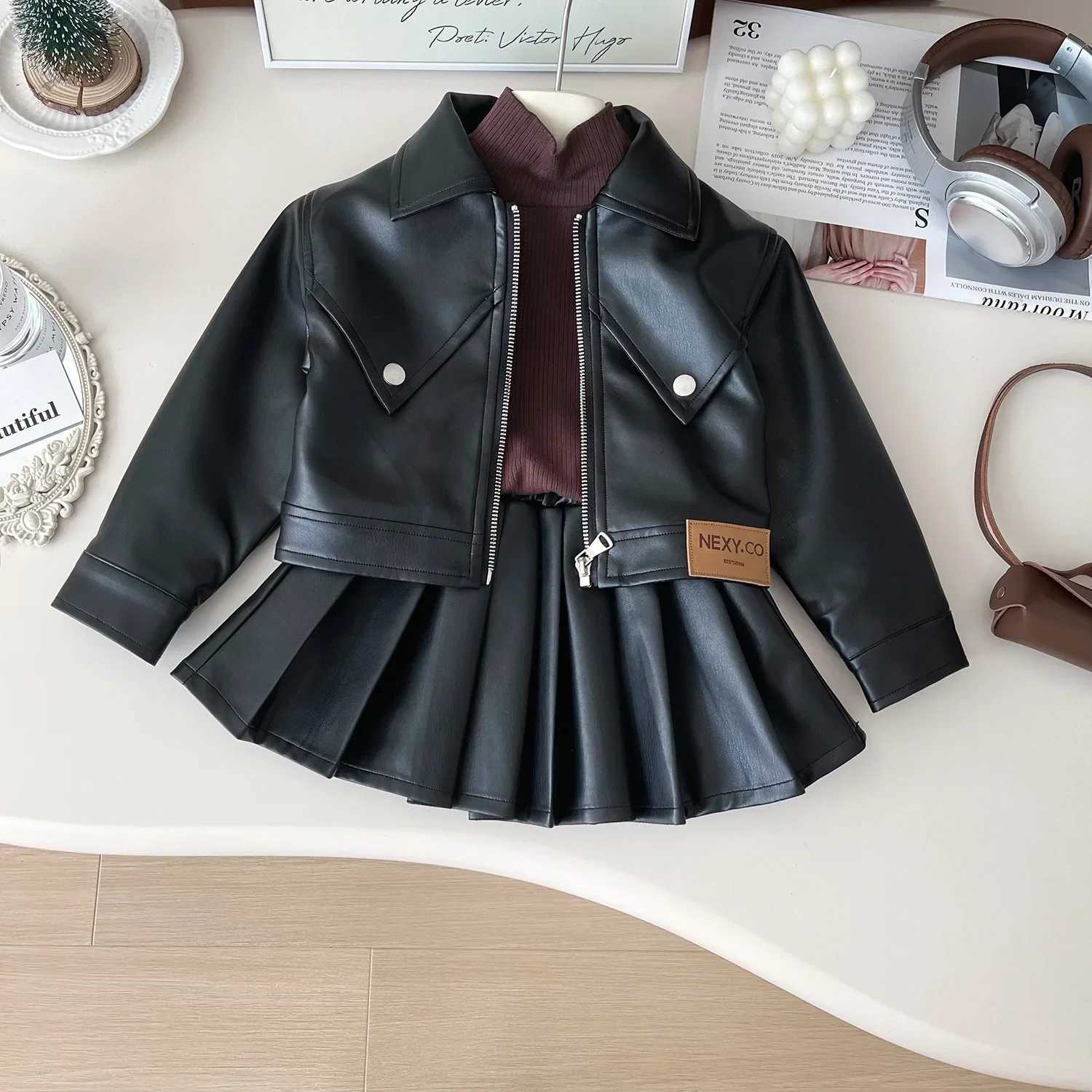 Twopiece Set for Girls Handsome Lapel Solid Leather Top Solid Leather Pleated Skirt Kids Clothes Girls Toddler Girl Clothes L250926Q8NS