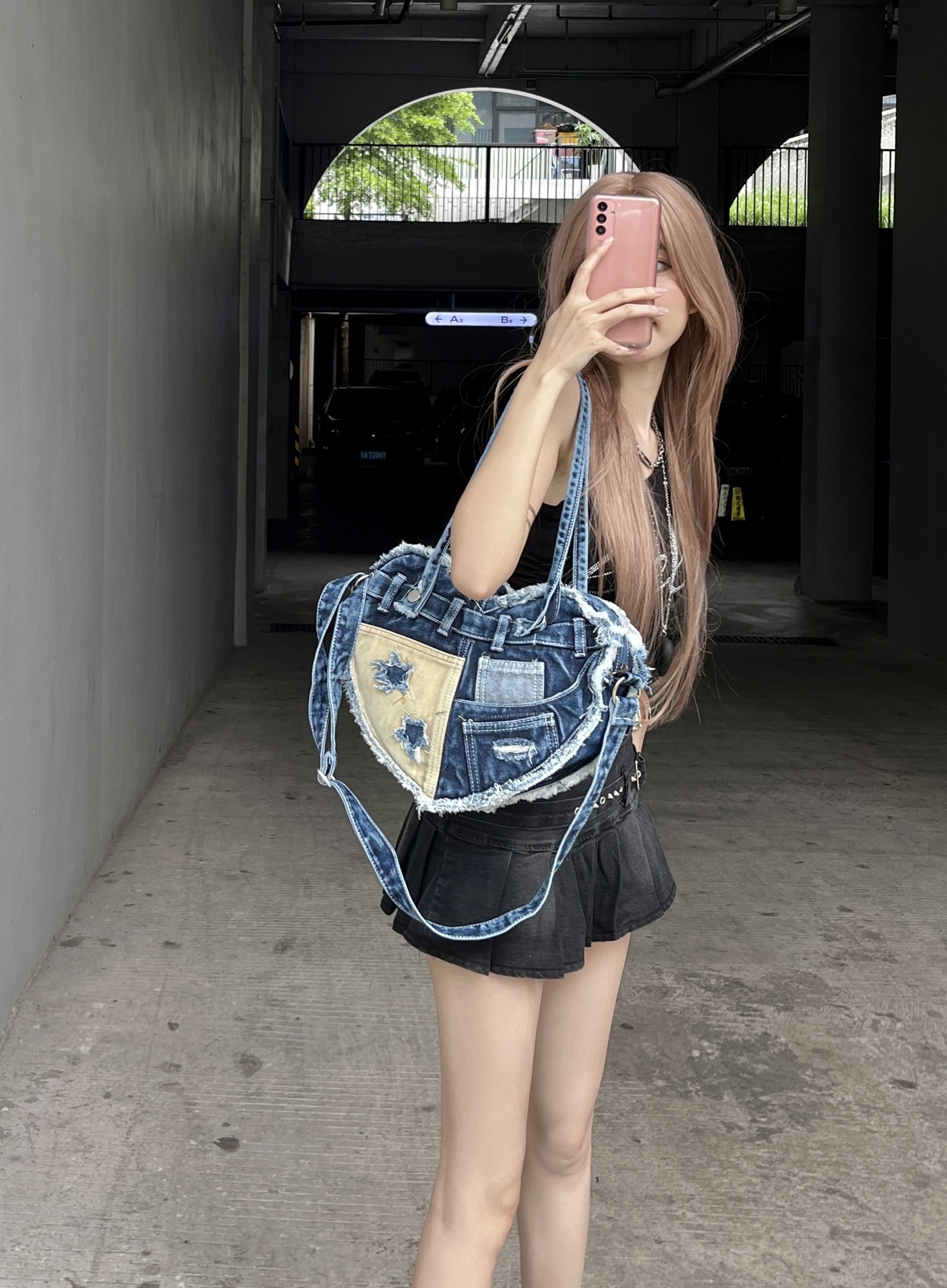 New denim designer bag, fashionable trend, niche design, shoulder bag, soft and luxurious armpit bag, retro design shoulder bag