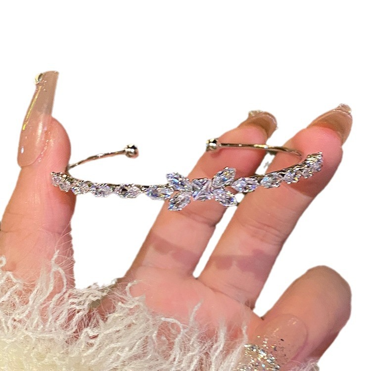 Gold - Toned Crystal - Embellished Butterfly - Shaped Cuff Bracelet Delicate Daily & Glamorous Jewelry Gift For Her High - Quality And Eye - Catching 