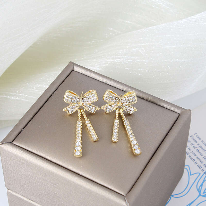 Sier Needle Flower Pearl Weekly Earrings for Women Personality Temperament Internet Celebrity Same Style Girlfriend Gift
