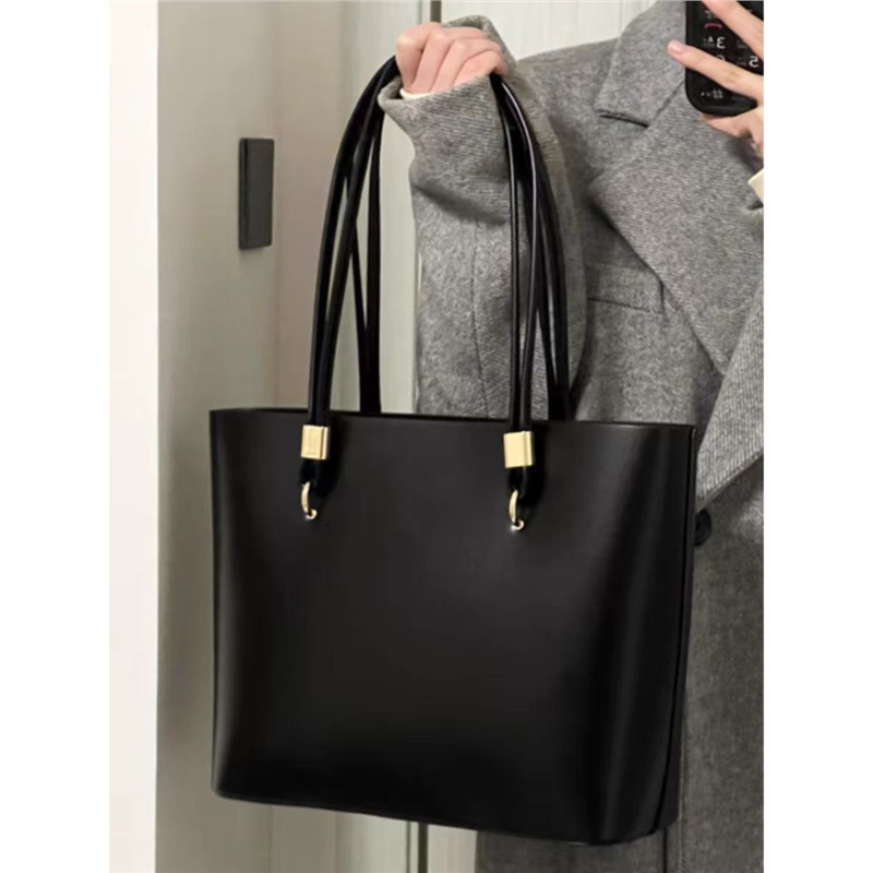 2025 new women's large capacity bag high-end handbag luxury bag autumn and winter new single shoulder armpit bag designer bag