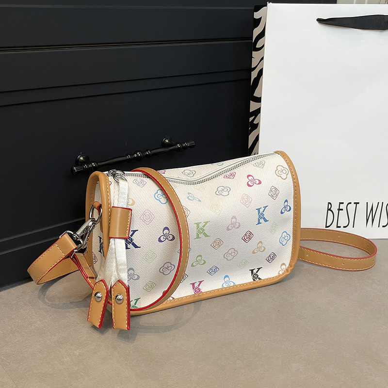 Free delivery designer bag Bag Fashionable crossbody bag for women with smooth and casual lines