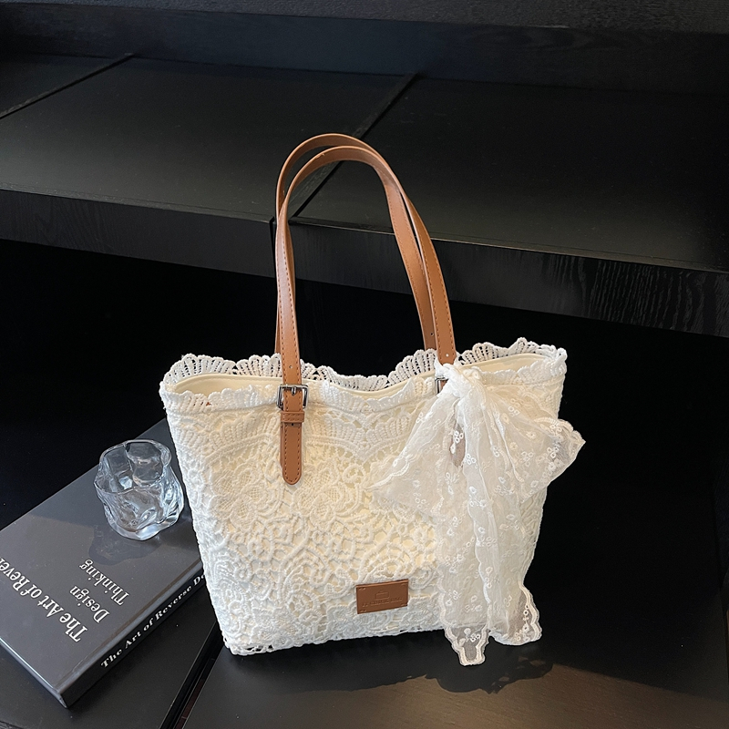 Fashionable, casual, elegant, large capacity shoulder bag, simple and high-end women's shopping and commuting crossbody bag, student lightweight 