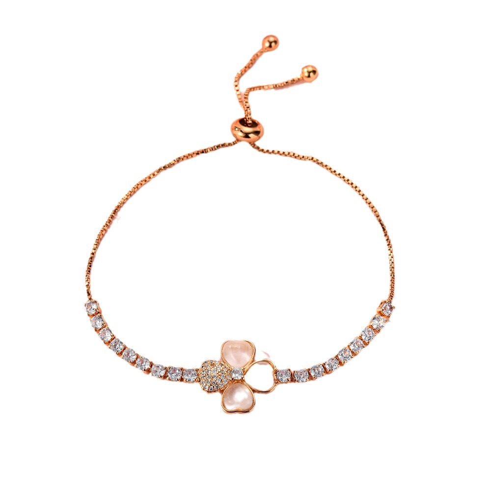 Small Square Dia Heart Flower Bracelet for Women, Light Style, Niche Design, High-End Simple Versatile Exquisite New Jewelry