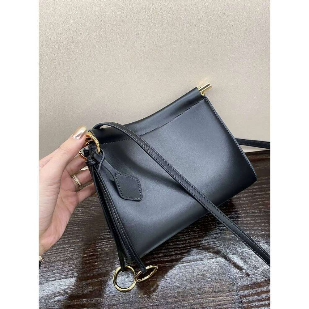 Designer Bags New High-Quality Vertical Version Women's Armpit Handbag, Crossbody Bag, Curved Bag Hot Selling