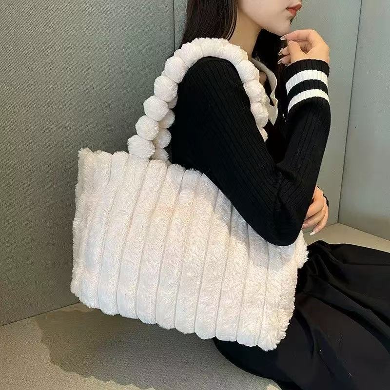 Autumn and Winter New Plush Women s Fashion Inner Bag Handbag Single Shoulder Fashion Women s Handbag Designer Bag Luxury bag Women s Single Shoulder 