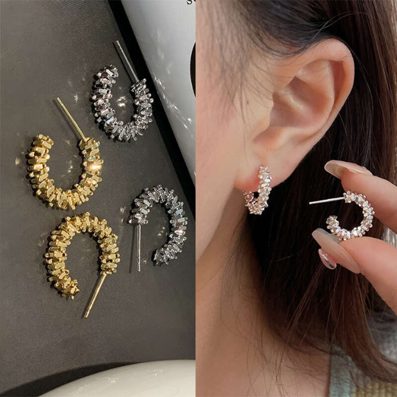 Fashion Niche Irregular Broken C-shaped Earrings for Women Simple Light Sier Needle Elegant Minimalist Style Personality Ear Jewelry