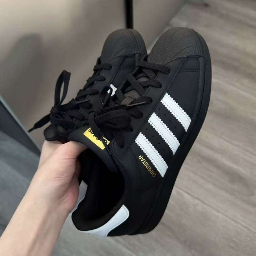 Classic Shell Toe Three Stripes Black White Gold Label Ins Versatile Couple Casual Unisex Sneakers Trade 4b