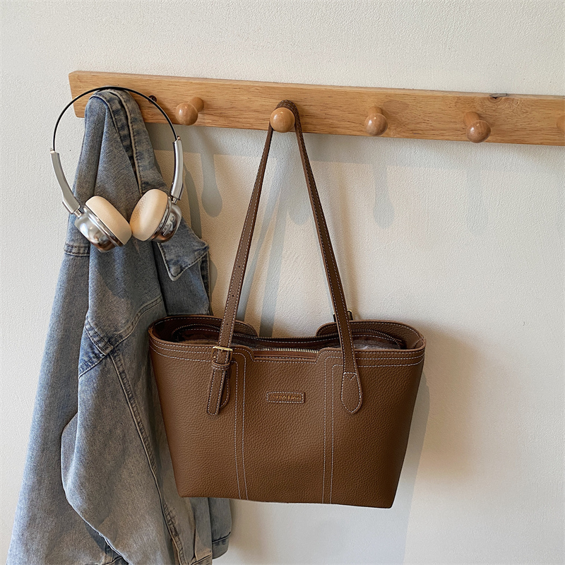 2025 New Casual Elegant Luxury Women's Fashion Shoulder Bag Large Capacity Simple Shopping Commuter Backpack Student Lightweight Crossbody Bag