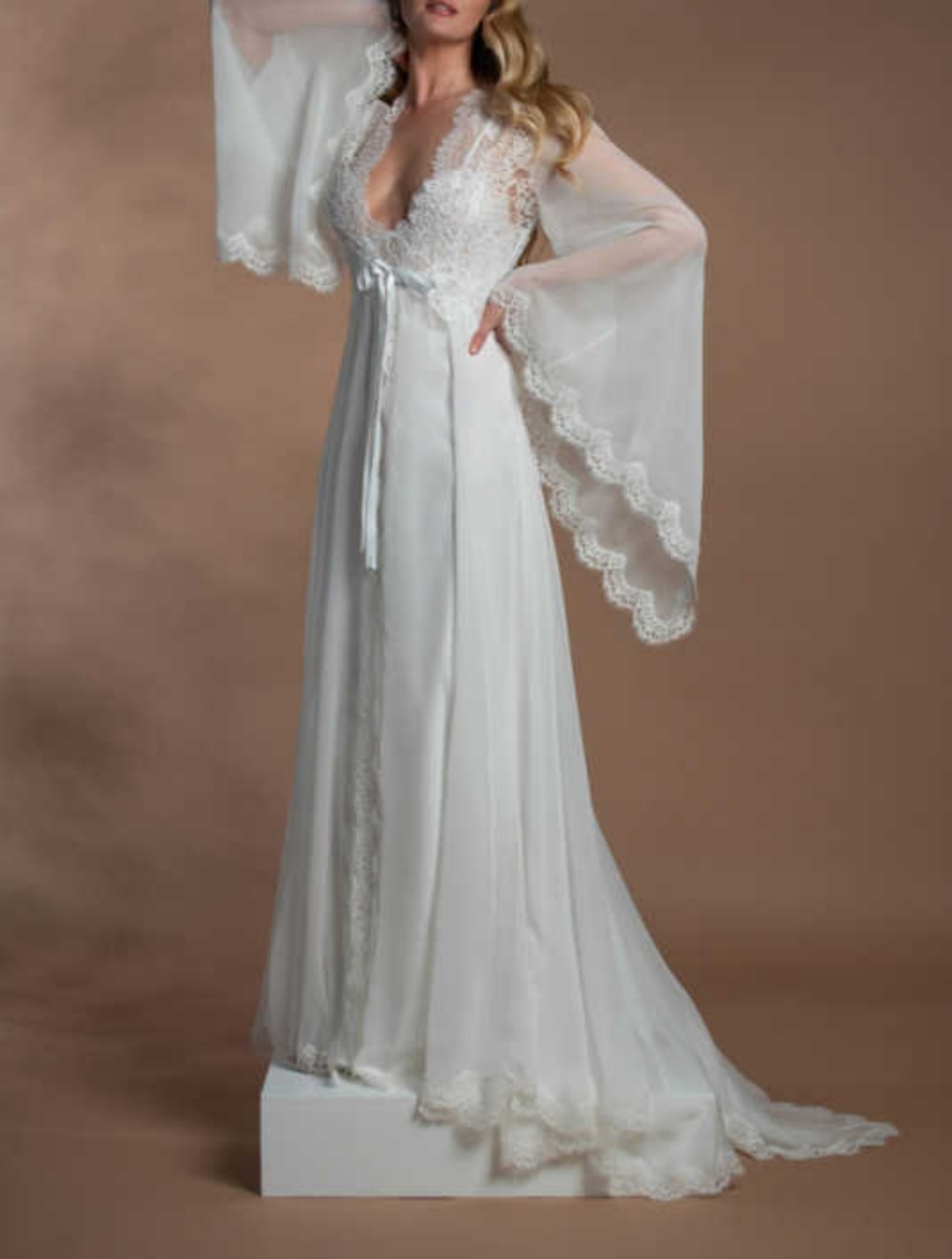 Elegant Women Robe Nightgown Bridal Pajamas V-Neck Long sleeve Appliques Maternity Dressing Shower Gown for Photography Custom Made