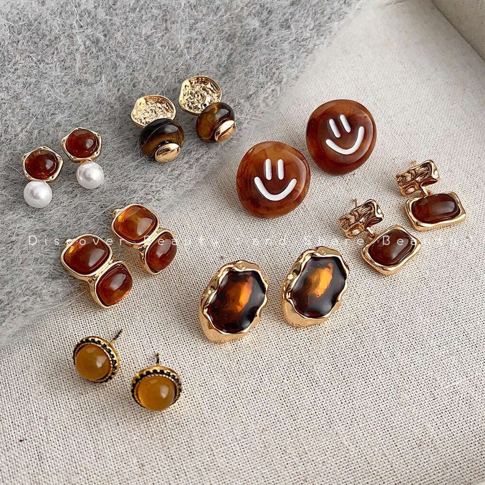 Milad Amber for Women, Elegant Coffee Color Oil Drop Studs, Fashionable High-end Earrings
