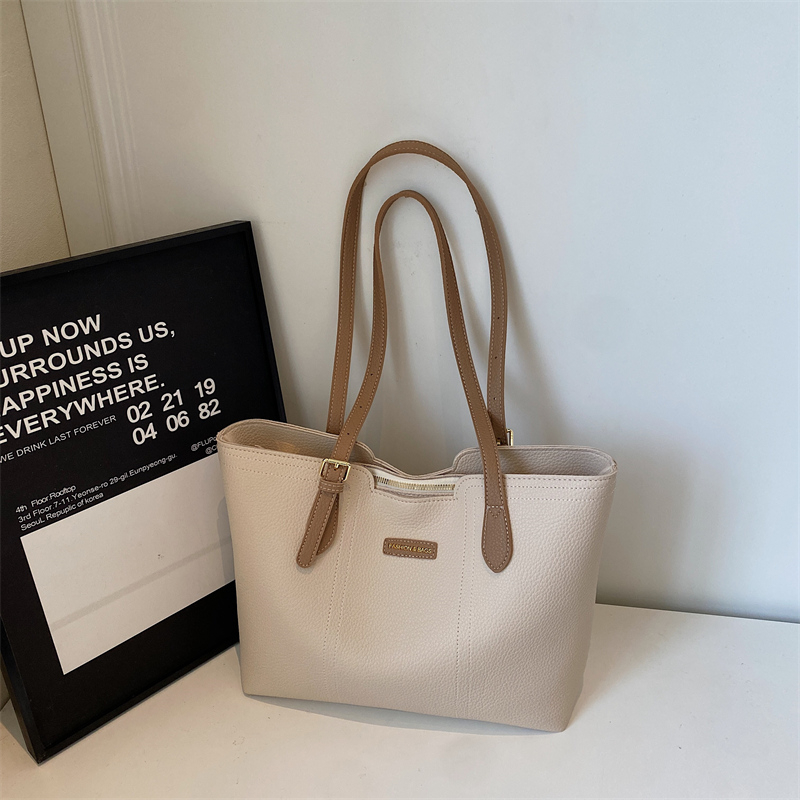 2025 New Casual Elegant Luxury Women's Fashion Shoulder Bag Large Capacity Simple Shopping Commuter Backpack Student Lightweight Crossbody Bag