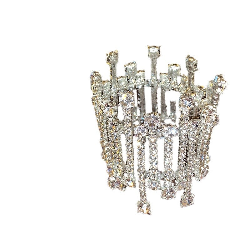 Silver - Toned Crystal - Encrusted Crown Decor Delicate & Luxurious Ornament High - Quality And Sparkling Accessory For Gifting Or Display