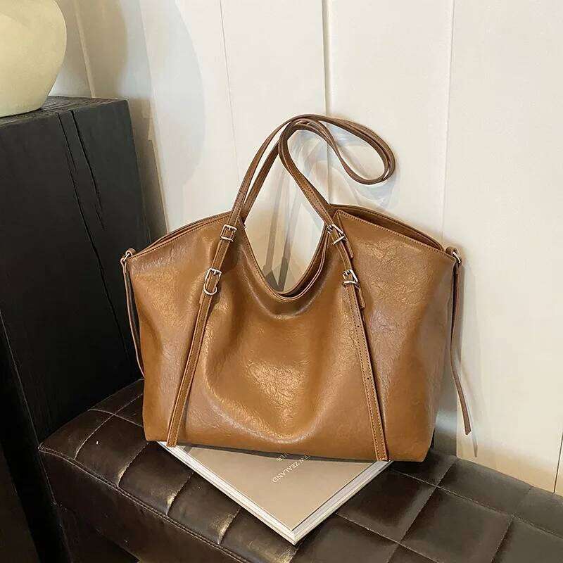 Light retro large capacity tote women, new high-end feel, single shoulder crossbody bag for work and commuting