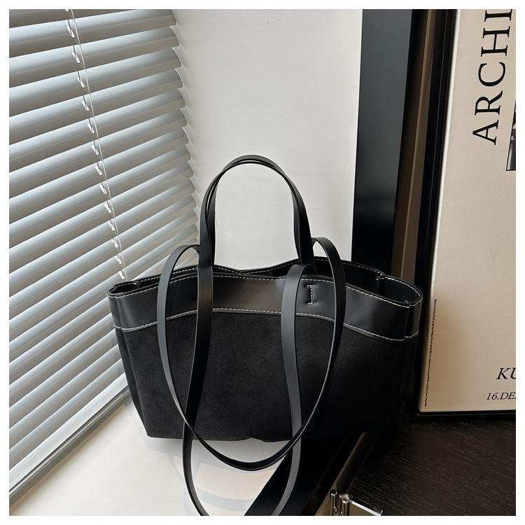 French style light luxury retro women's luxury bag fashion shoulder armpit bag commuting bag designer bag women's shoulder bag