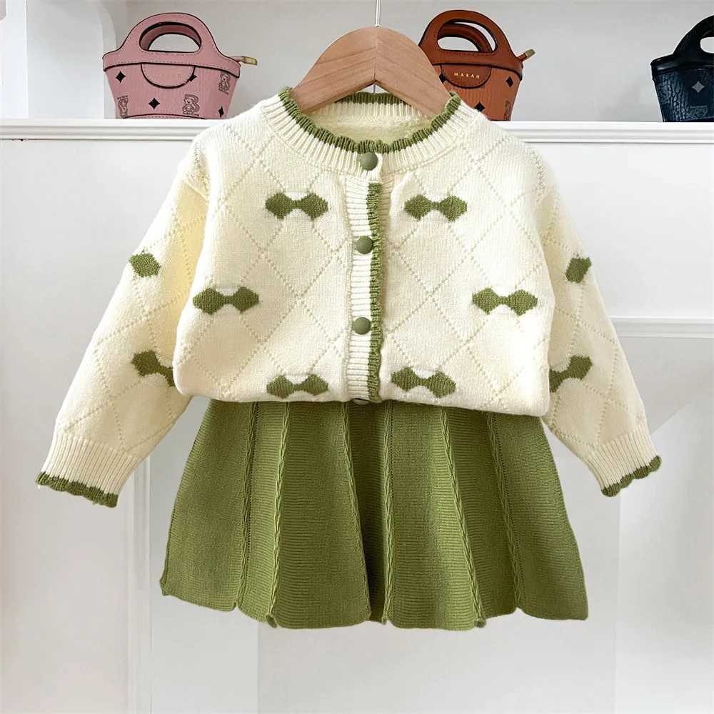 Winter Autumn Baby Girls Flower Sweater Knitted Skirts 2 Pcs Sets Kids Clothes Knitwear Toddler Girls Pullovers Outerwear Coat L250926N2M8