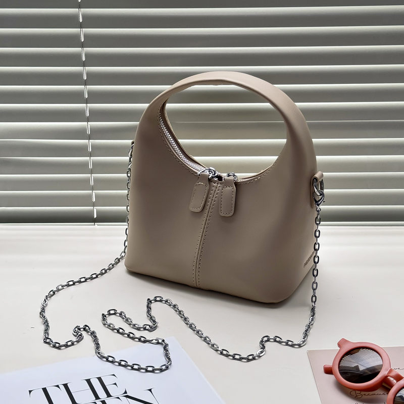 Ladies' elegant casual large capacity shoulder bag, simple and fashionable shopping and commuting ladies' crossbody bag, student lightweight