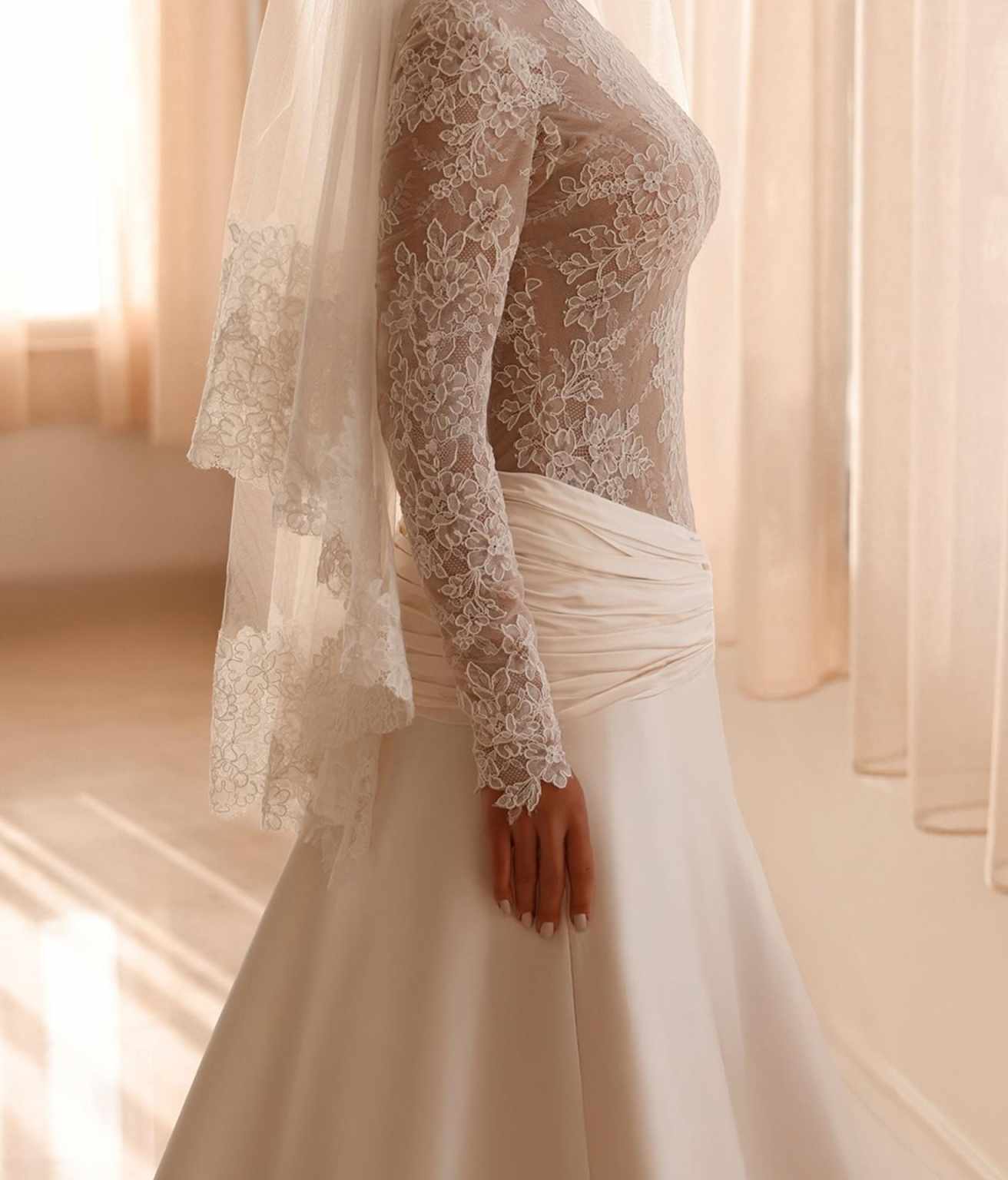 Charming Lace Wedding Dress Long Sleeves High Neck Flowy Satin A Line Bridal Gown Women Prom Party Wear Customzied