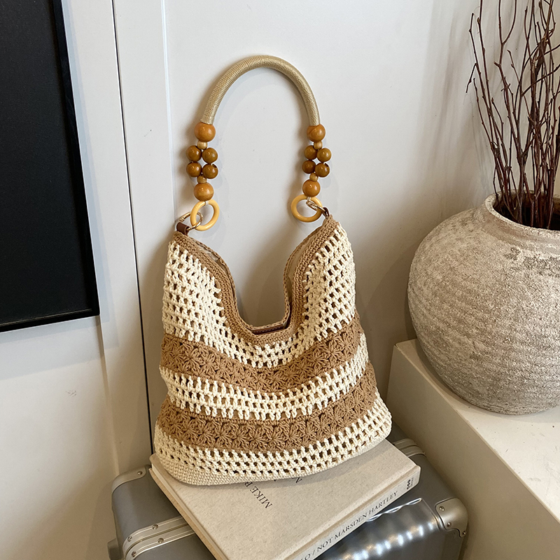 New elegant and casual women's large capacity shoulder bag, simple and fashionable shopping and commuting women's crossbody bag, student lig