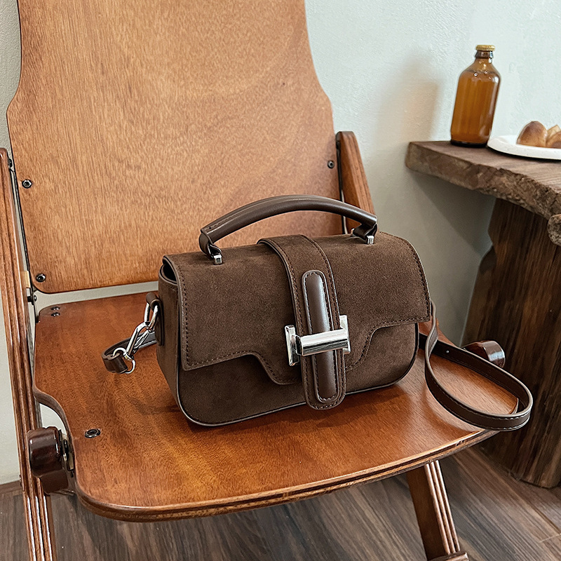 New women's small square bag autumn new fashion handbag trend versatile design casual retro style shoulder bag light luxury designer bag