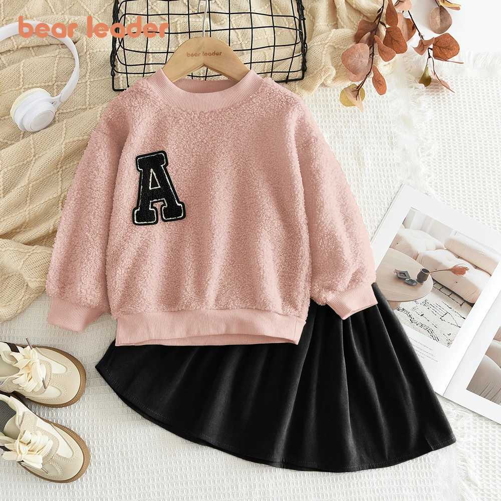 Bear Leader Pink Girls Set Autumn Winter Long Sleeved Aline Decorative TopSolid Color Short Skirt Kids Fashion Casual Wear L250926A4X5
