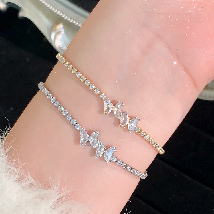 Gold - Toned Crystal - Adorned Bracelet With Teardrop Accents And Delicate Chain Design Delicate Daily & Glamorous Jewelry Gift For Her -Catching Acce