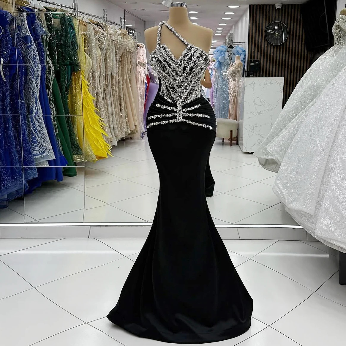 Modern Crystal Evening Dresses One Shoulder Prom Gowns Rhinestone Beading Sleevesless Princess Customized Vestidos De Noche Plus Size