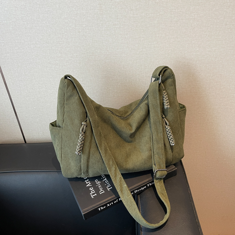 2025 fashion new casual elegant large capacity shoulder bag, simple and high-end shopping commuting women's crossbody bag, college student lightw