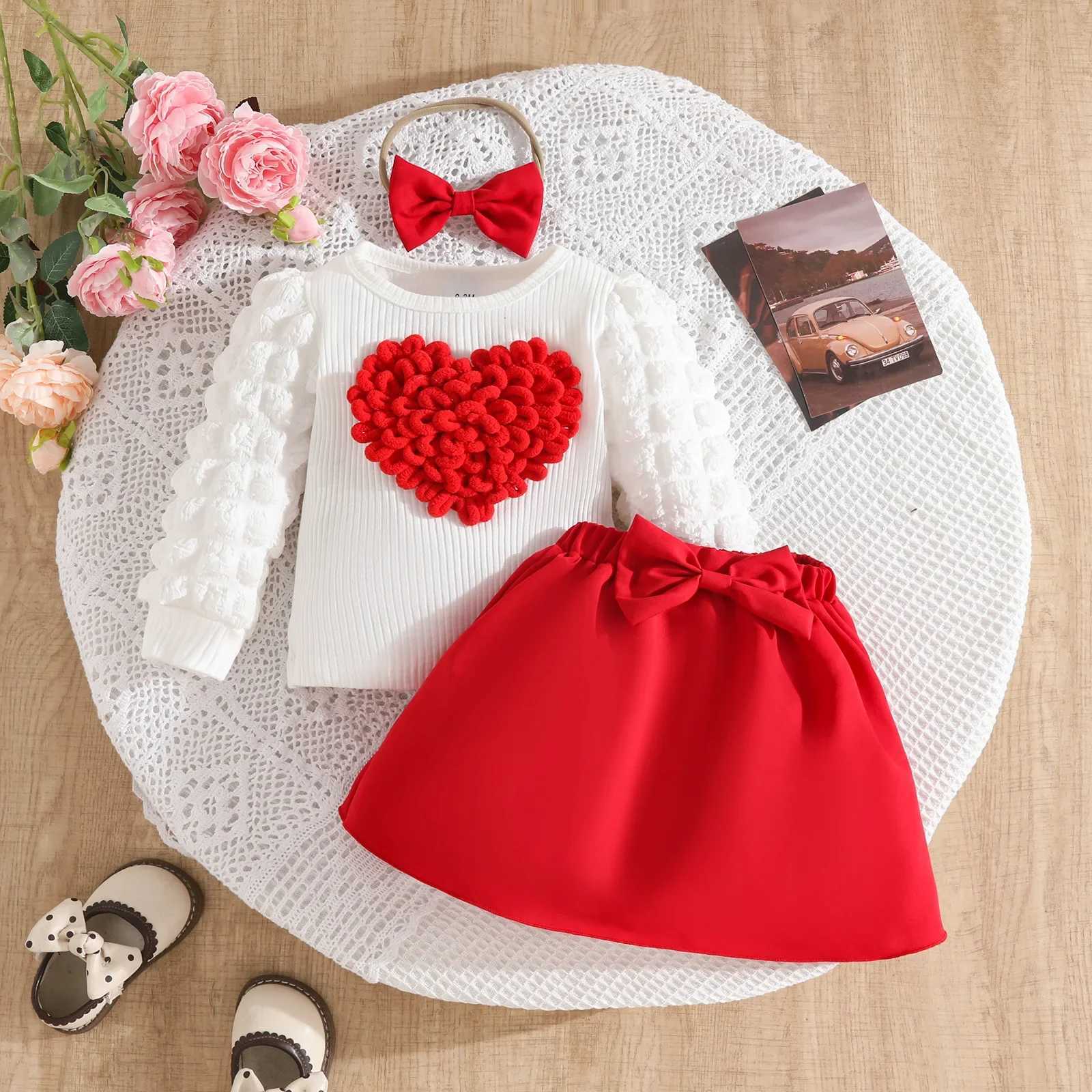 Toddler Girl 03Y Baby Clothing 3Pcs Set Bubble Sleeve Heart Top and Bow Skirt and Headband Sweet Party Newborn Girls Outfit L250926ZYJB
