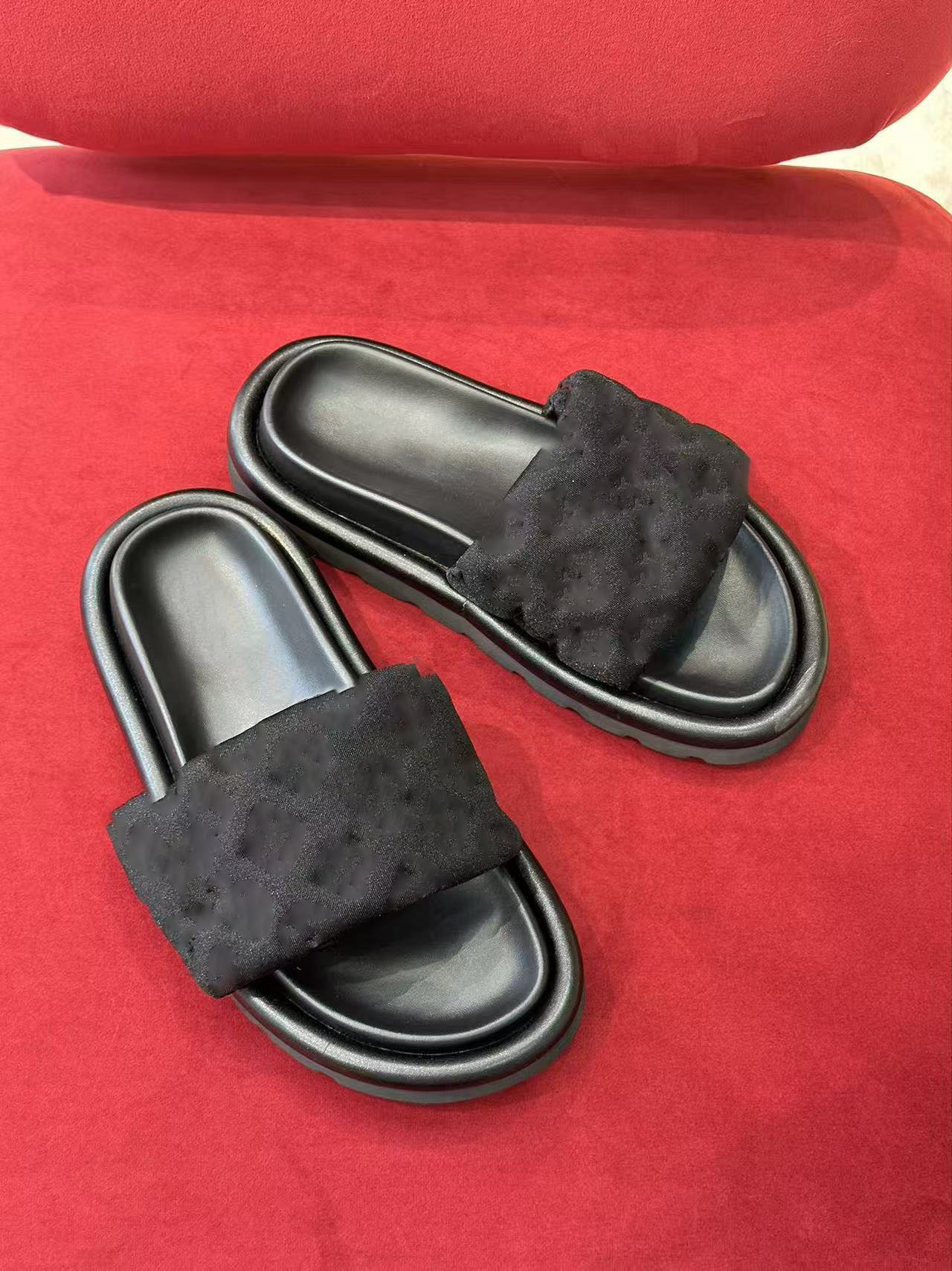 Chic Designer-Inspi… - image