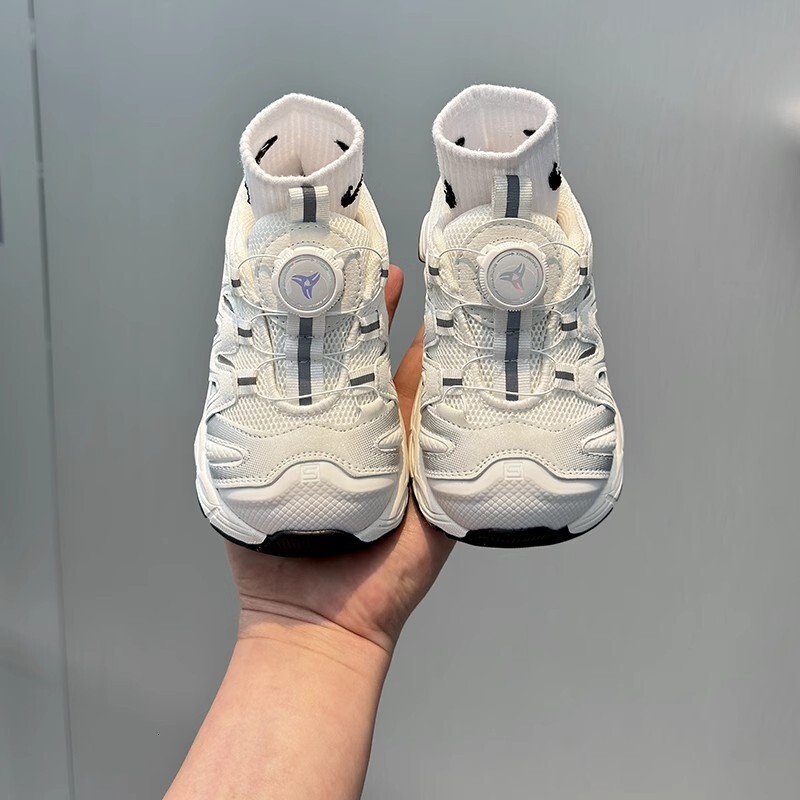 New Children's Sports Shoes Spring and Autumn Edition Girls' Knob Shoes Boys' Button Shoes Dad's Shoes Breathable Running Shoes Ba