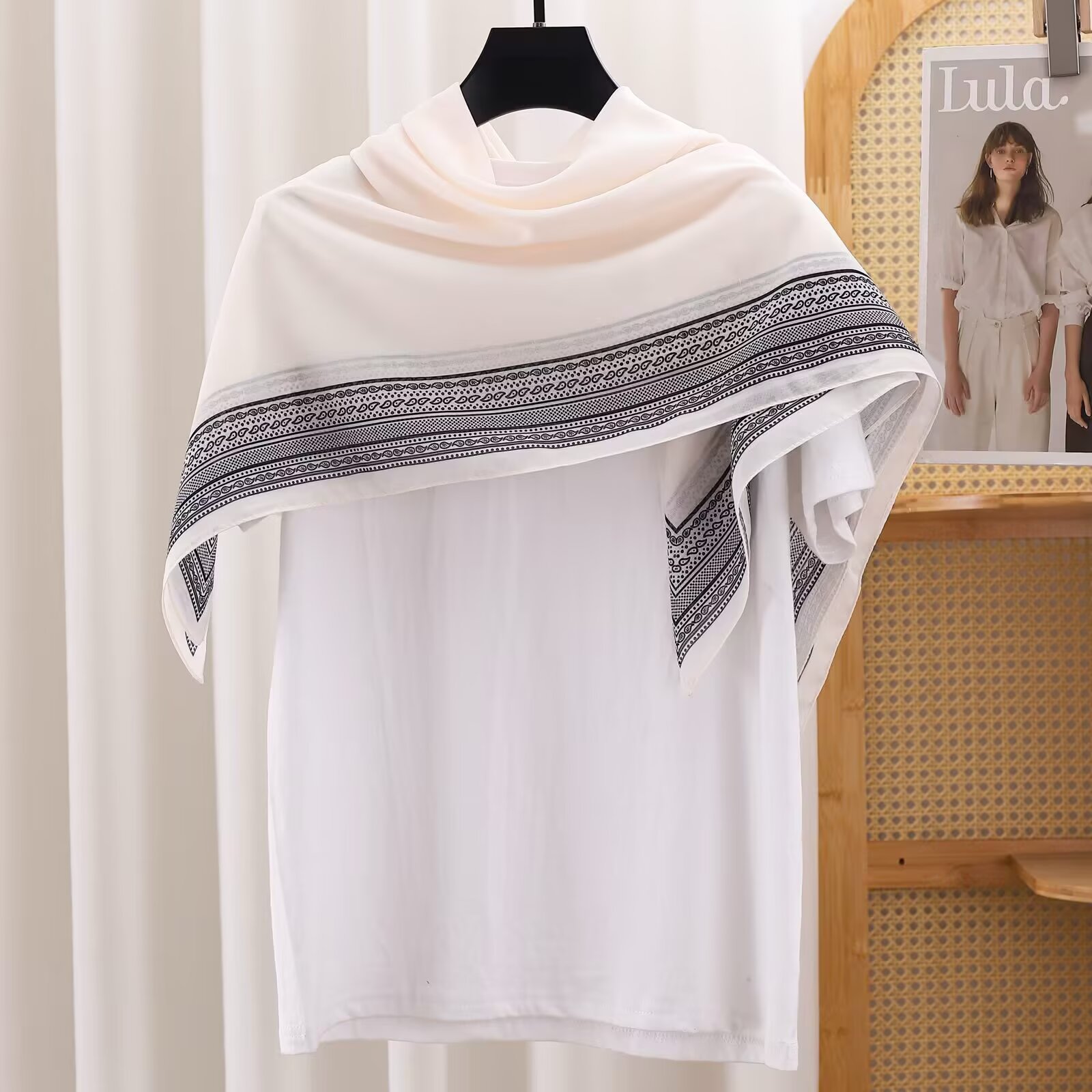 Versatile 110X110Cm Retro Polyester Cotton Square Scarf Warm Wrap For Travel Office Party Daily Commute