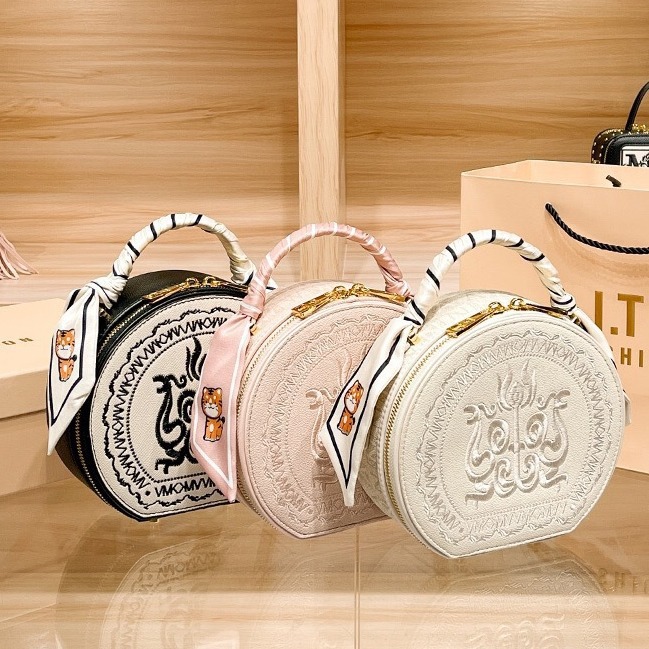 Designer bags embroidery round cake bag women's 2025 new trend niche fashion small round bag versatile single shoulder crossbody