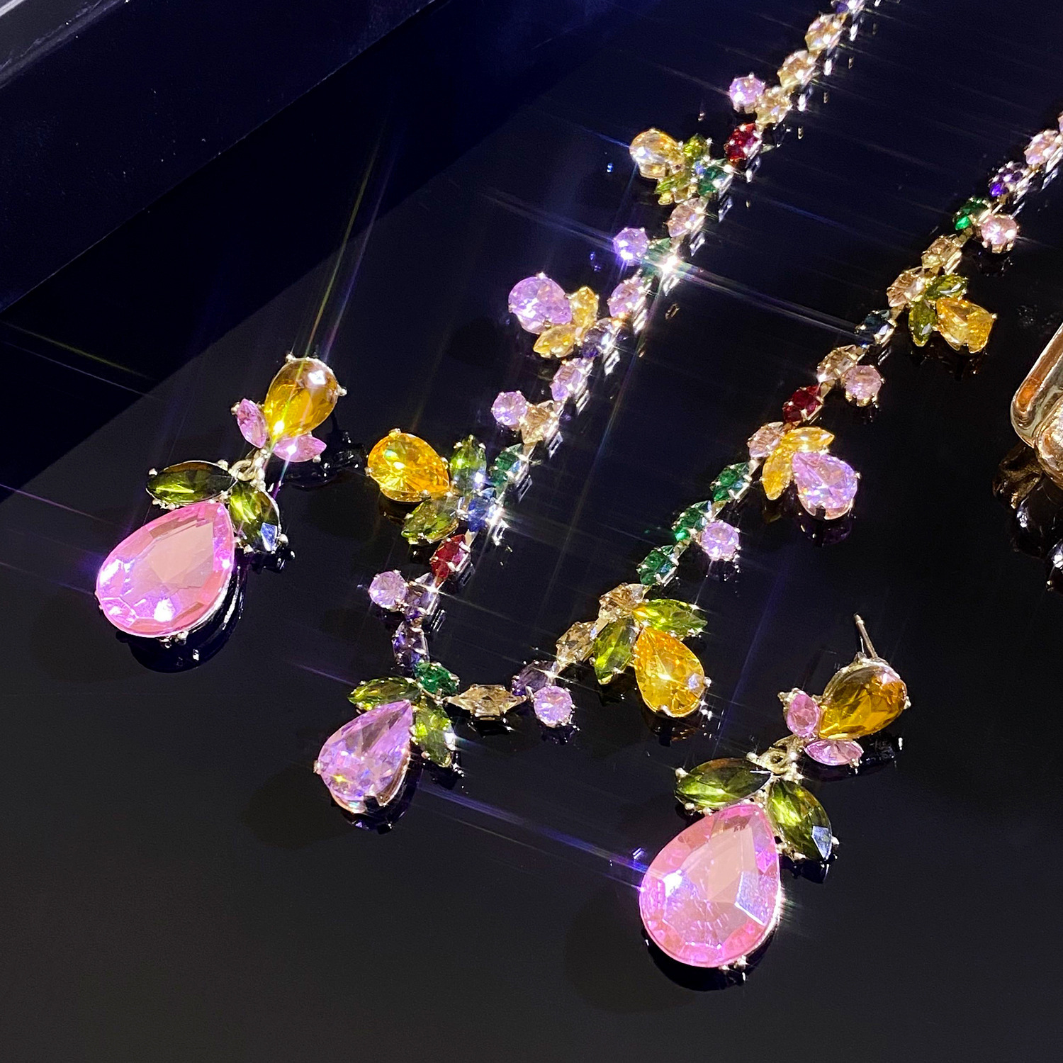 Colorful Zircon Water Drop Leaf Necklace Heavy Craft High-End Clavicle Chain Fashion Evening Dress Jewelry Set For Women