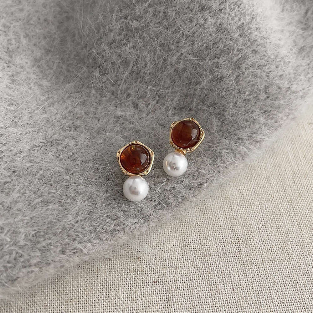 Milad Amber for Women, Elegant Coffee Color Oil Drop Studs, Fashionable High-end Earrings