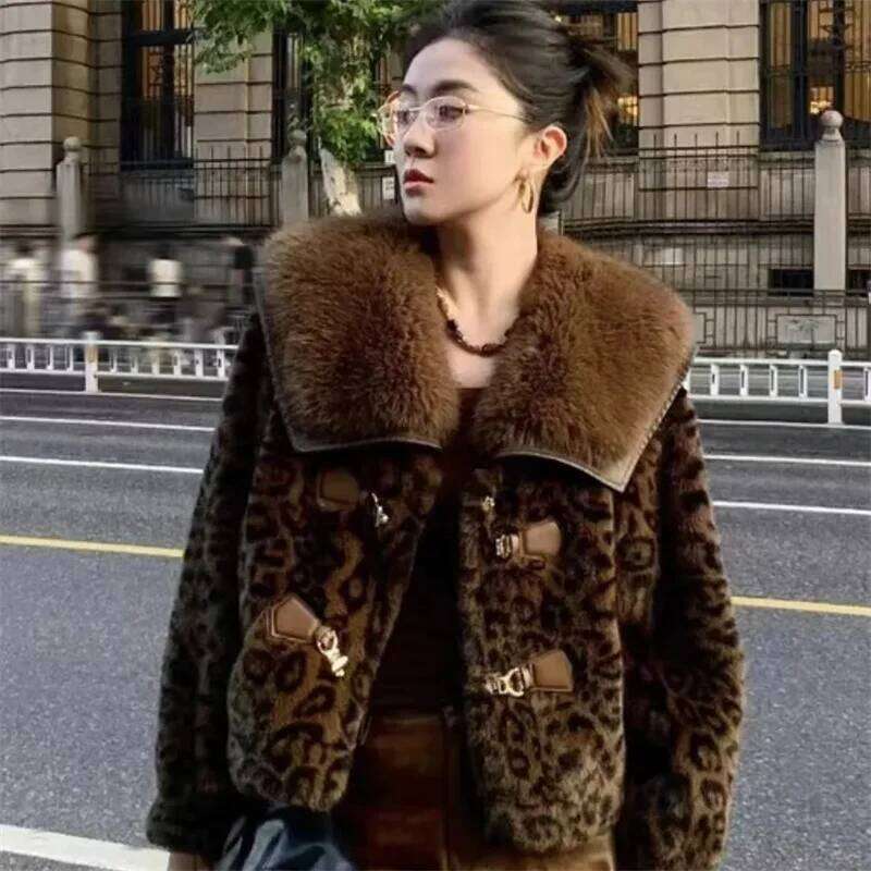 High Quality 2025 Fashion Collor Mink Jacket New Short Design Thick And Warm Leopard Print Imitating Fur Coat