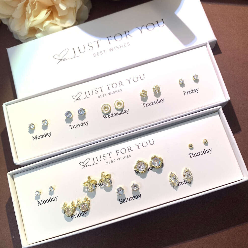 Heart-shaped Small Leaf Earrings Simple Weekly Gift Box Set 7 Pairs Cute Cat Ear Bone Studs Women's Jewelry