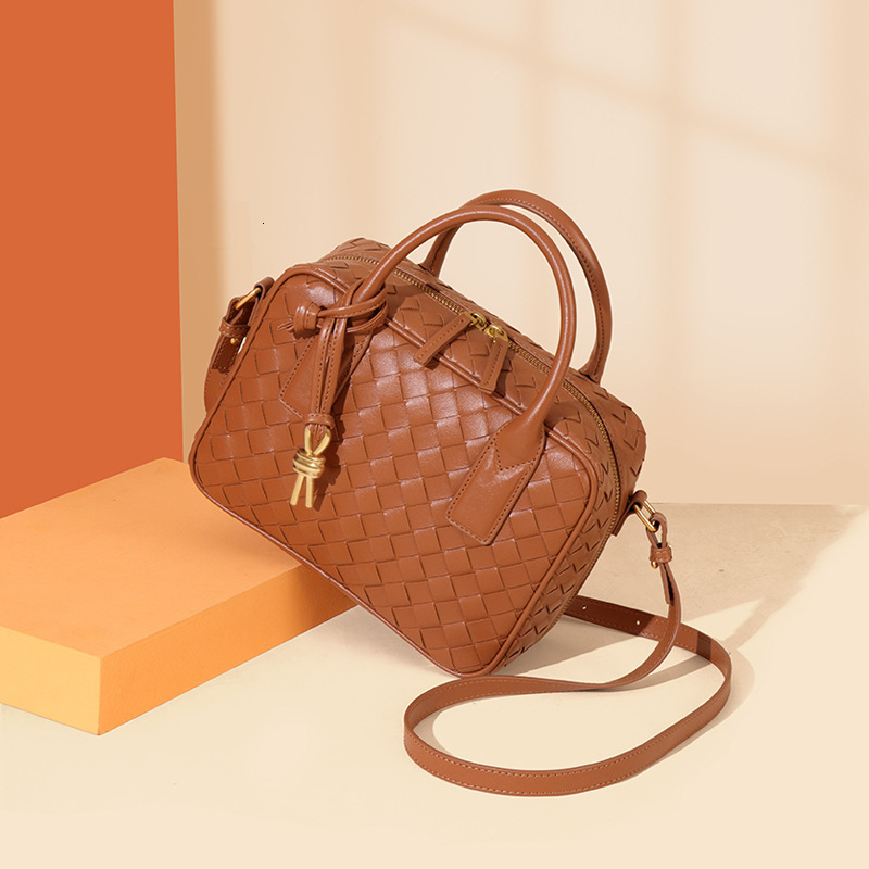 Classic New Boston Women's Woven Single Shoulder Crossbody Double Handle High-end Feel Handheld Small Square Bag